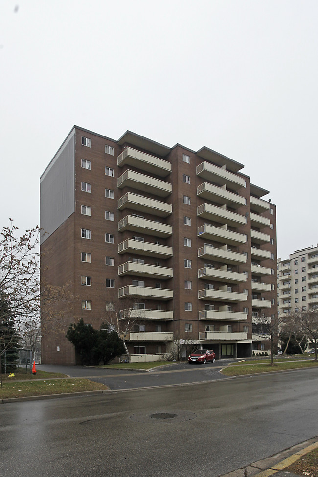 Linda Court in Mississauga, ON - Building Photo - Building Photo