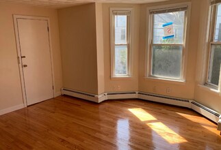9 Skehan St, Unit 2 in Somerville, MA - Building Photo - Building Photo