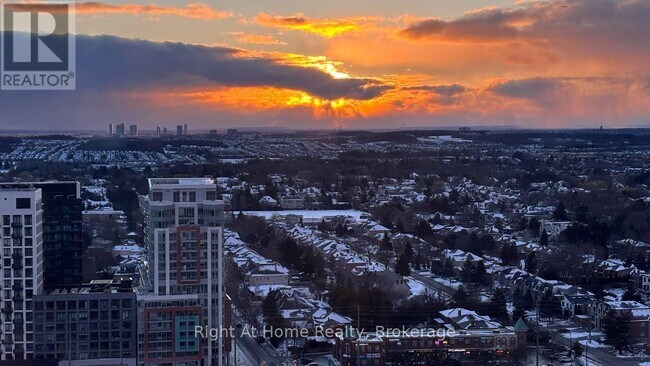 95 Oneida Crescent in Richmond Hill, ON - Building Photo - Building Photo