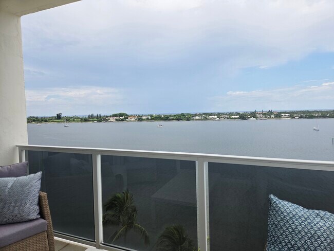 property at 2800 N Flagler Dr