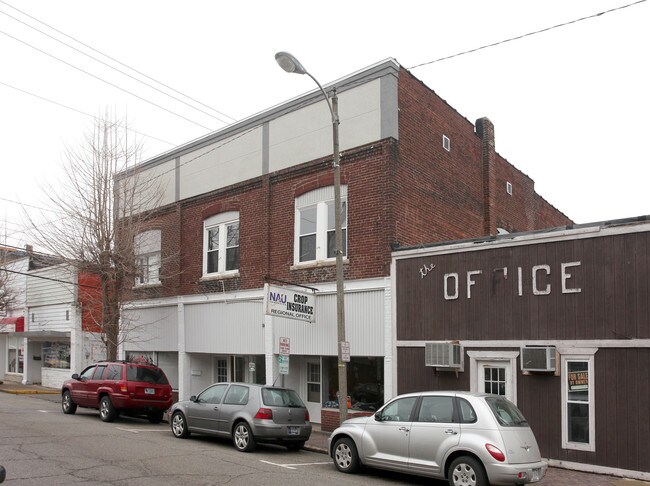 116 1/2 E Church St in Alexandria, IN - Foto de edificio - Building Photo