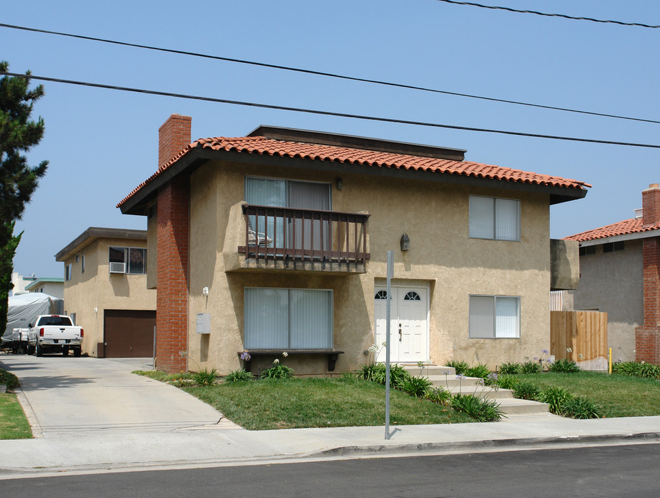 16701 Lynn St in Huntington Beach, CA - Building Photo