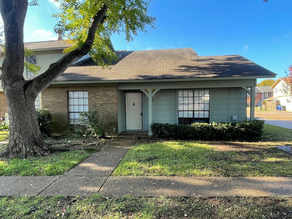 10101 Carlsbad Dr in Shreveport, LA - Building Photo