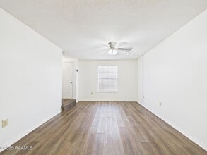 114 Country Ln in Lafayette, LA - Building Photo - Building Photo