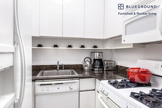 150 E 57th St in New York, NY - Building Photo - Building Photo