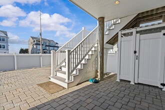 447 NJ-35 in Mantoloking, NJ - Building Photo - Building Photo