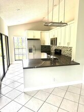 1732 Shoreside Cir in Wellington, FL - Building Photo - Building Photo