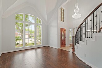 1706 Lakeside Enclave Dr in Houston, TX - Building Photo - Building Photo
