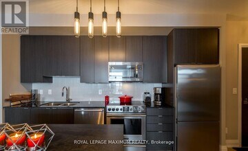 3700-3700 Hwy 7 in Vaughan, ON - Building Photo - Building Photo