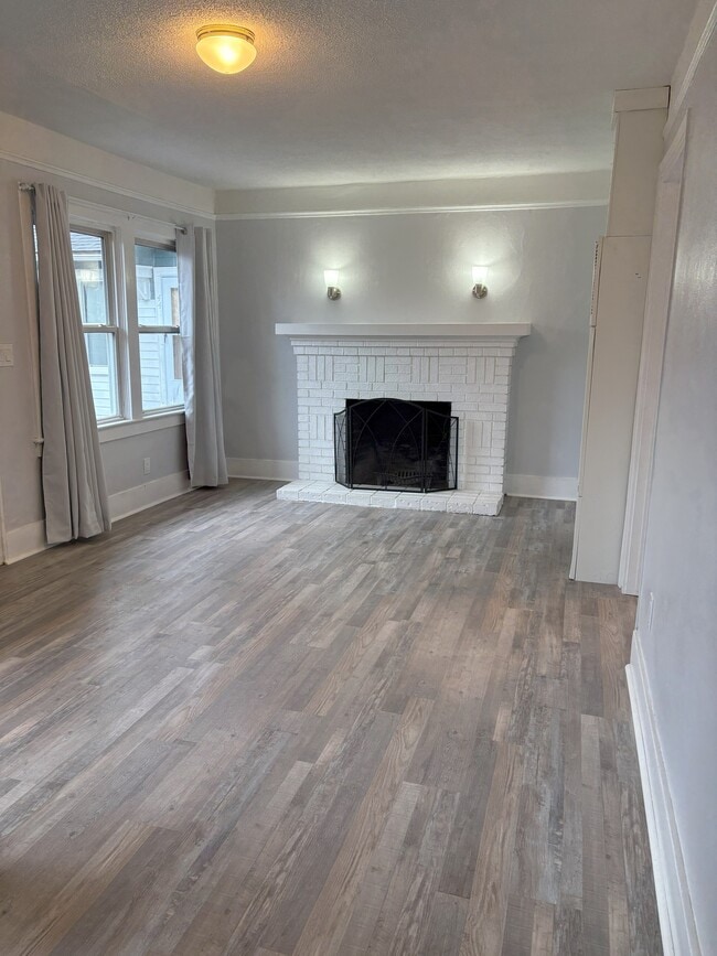 445 16th St SE, Unit 445 16th STSE