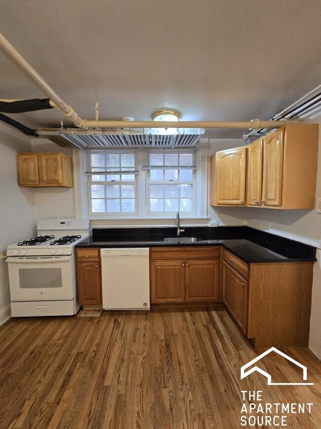 property at 1454 Oak Ave