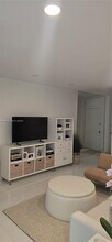 2539 S Bayshore Dr in Miami, FL - Building Photo - Building Photo
