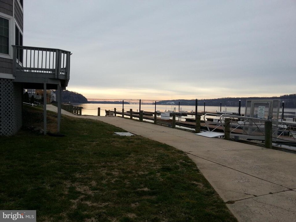 305 Rowland Dr in Port Deposit, MD - Building Photo
