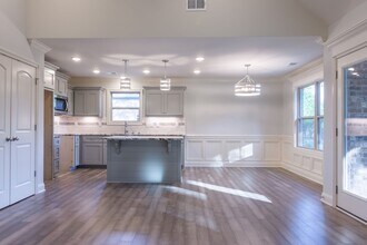 1031 C P Stewart Blvd in Lebanon, TN - Foto de edificio - Building Photo