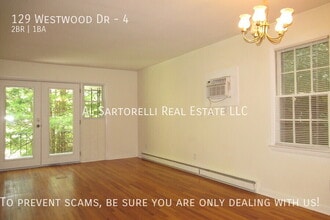 129 Westwood Dr in Laurel Park, NC - Building Photo - Building Photo