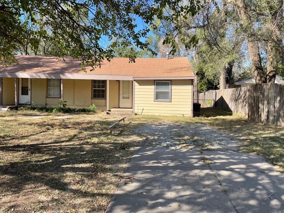 407 S Kessler St in Wichita, KS - Building Photo