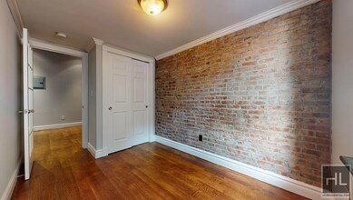 West 14th Street in New York, NY - Foto de edificio - Building Photo