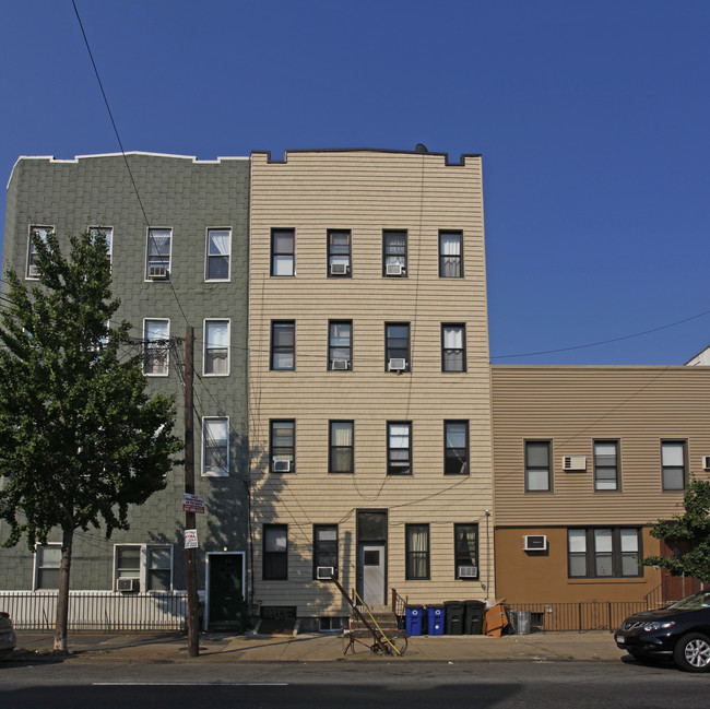 20 Bushwick Ave in Brooklyn, NY - Building Photo - Building Photo