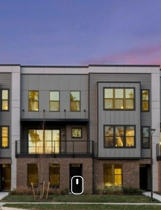 4300 Dominion Frst Cir in Glen Allen, VA - Building Photo