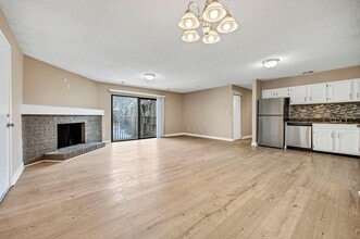 724 Old Manor Rd in Columbia, SC - Building Photo - Building Photo