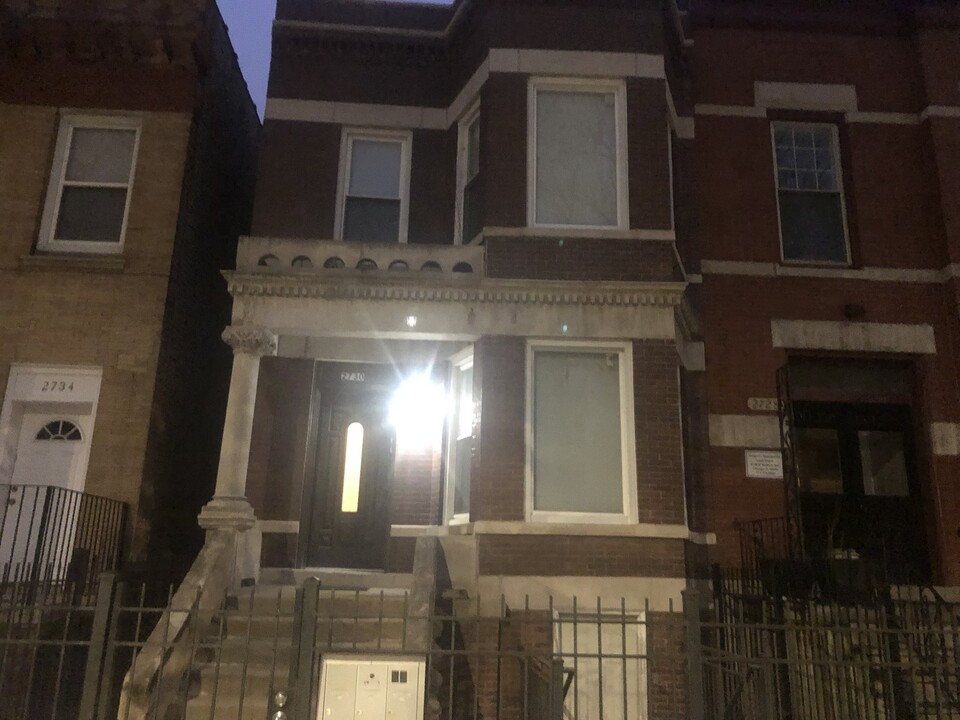 2730 W Wilcox St in Chicago, IL - Building Photo