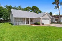 1324 Sterling Point Pl in Gulf Breeze, FL - Foto de edificio - Building Photo