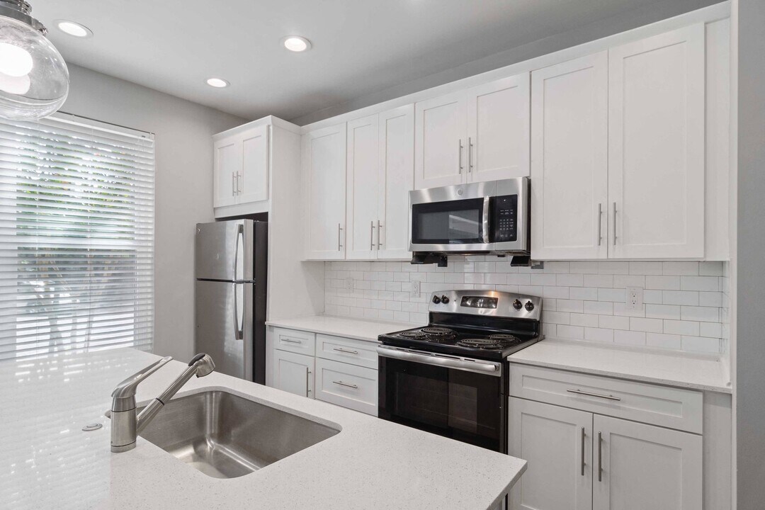 Mirador at Peachtree in Atlanta, GA - Building Photo