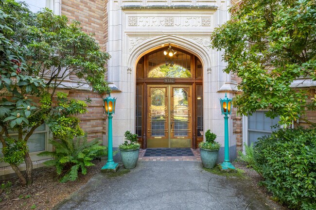 Park Vista in Seattle, WA - Building Photo - Building Photo