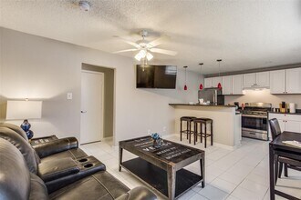 4202 Stanford St-Unit -04 in Houston, TX - Building Photo - Building Photo