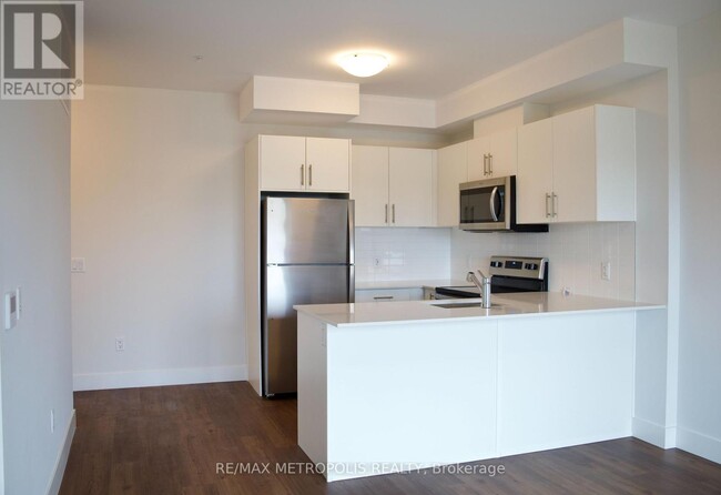 1000-1000 Lackner Blvd in Kitchener, ON - Building Photo - Building Photo