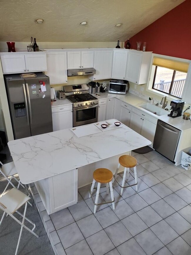 3792 E Ramble Wood Dr in Flagstaff, AZ - Building Photo - Building Photo