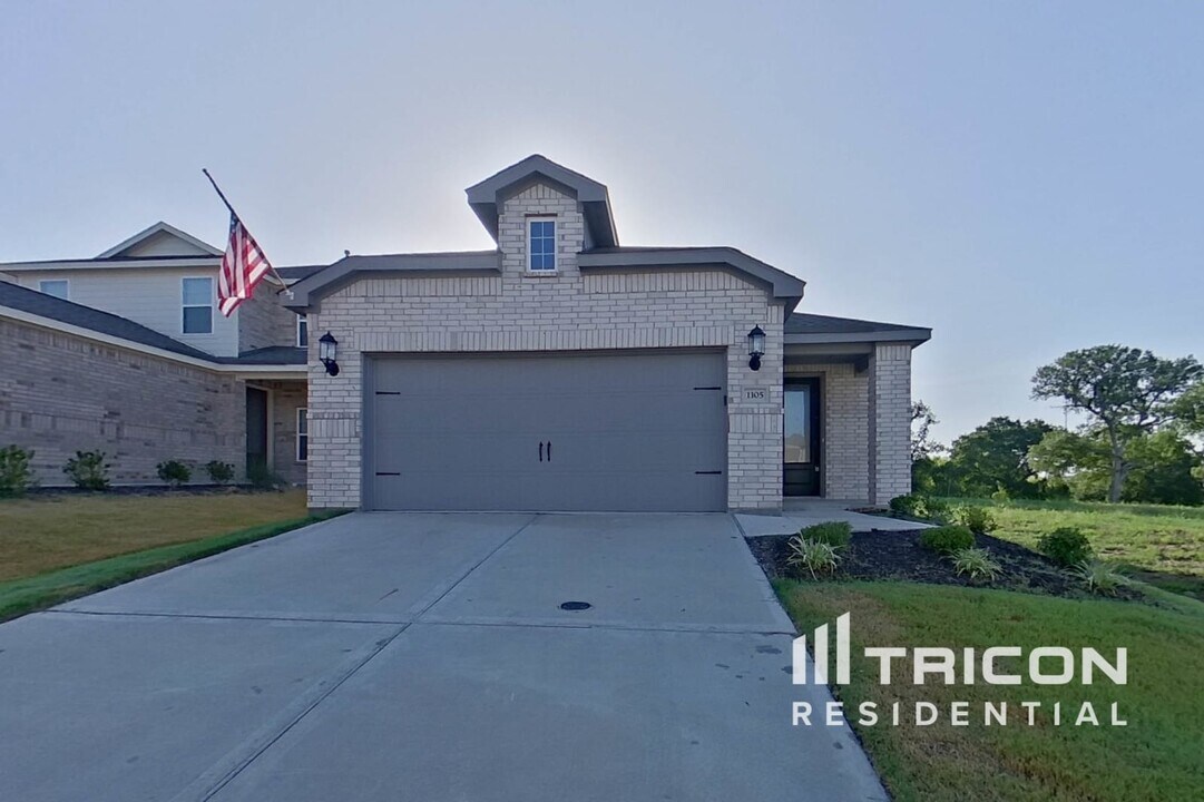 1105 Butler Ave in Princeton, TX - Building Photo