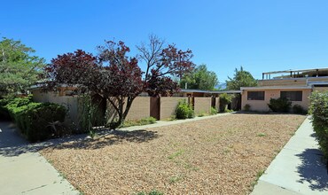 456 Val Verde NE in Albuquerque, NM - Foto de edificio - Building Photo