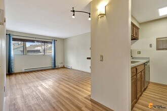 2201 Romig Pl in Anchorage, AK - Building Photo - Building Photo