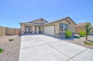 2061 E Julian Dr in Casa Grande, AZ - Building Photo