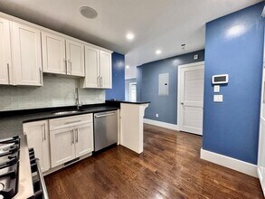 12 Mohawk St, Unit 2 in Boston, MA - Foto de edificio - Building Photo