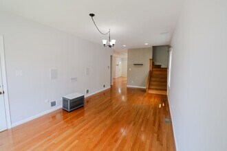 6341 W Eddy St in Chicago, IL - Foto de edificio - Building Photo