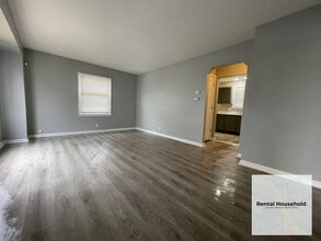 19676 Kingsville St in Harper Woods, MI - Building Photo - Building Photo