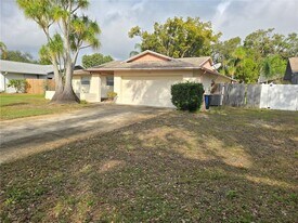 2342 Willow Tree Trail in Clearwater, FL - Building Photo
