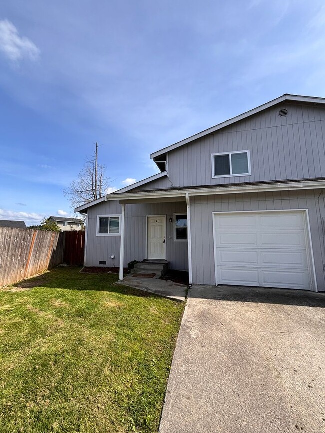 822 S 22nd Pl