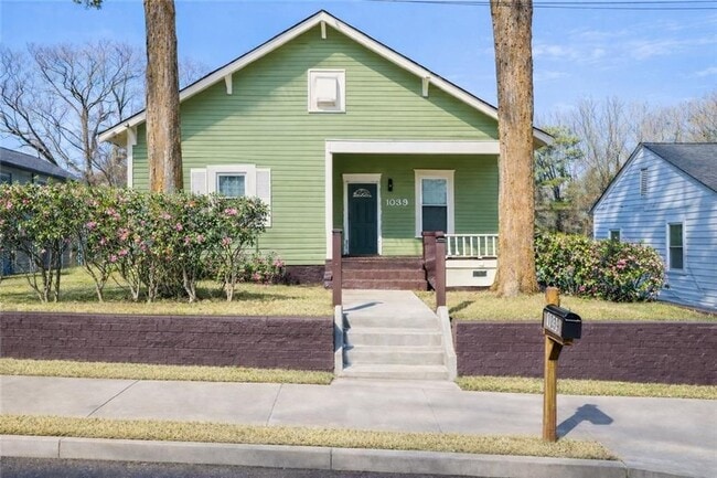 property at 1039 Astor Ave SW