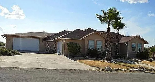 property at 123 La Paloma Dr