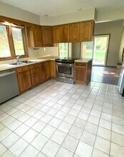 3101 E Stoll Rd in Lansing, MI - Building Photo - Building Photo