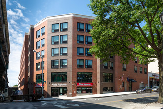 The Station Apartments in Bronx, NY - Foto de edificio - Building Photo