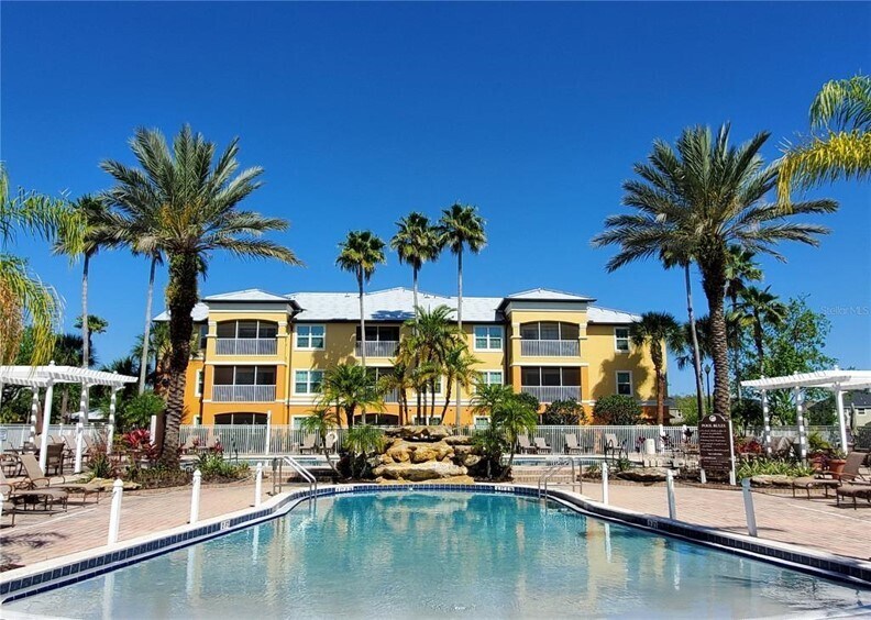 5479 Vineland Rd in Orlando, FL - Building Photo