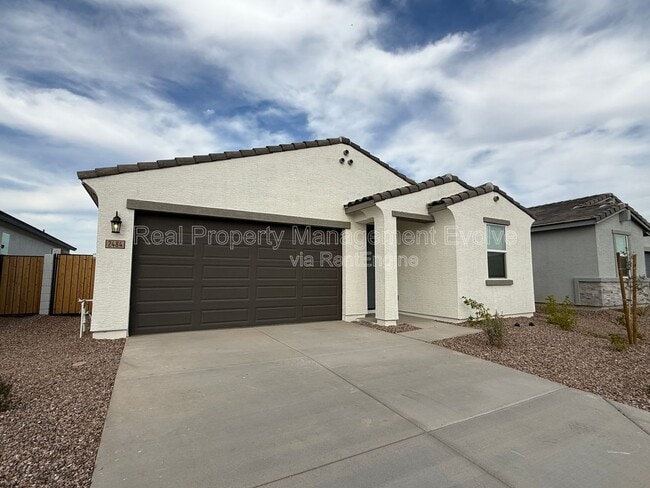 2484 Fortana Dr in San Tan Valley, AZ - Building Photo - Building Photo