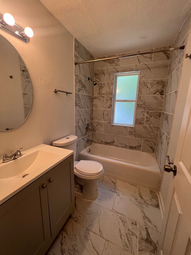 3213 Thomas St, Unit 2