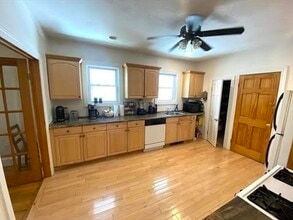 10 Berkeley St, Unit 1 in Watertown, MA - Building Photo - Building Photo