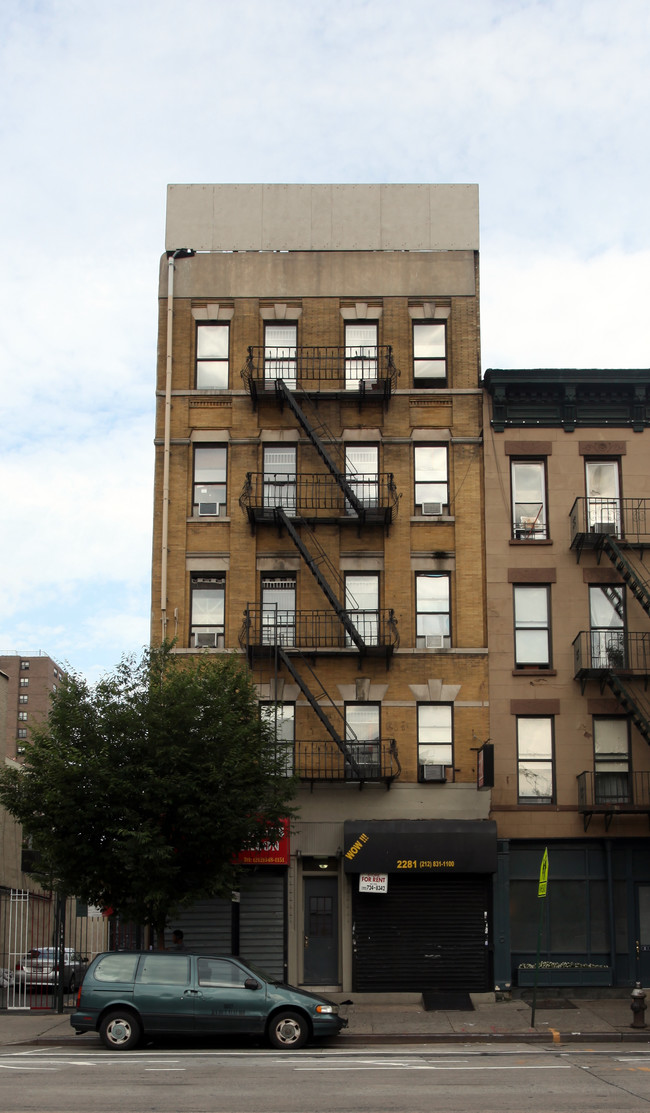 2281 First Ave in New York, NY - Foto de edificio - Building Photo