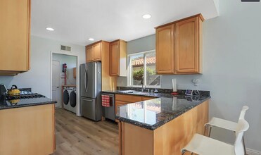 275 Yellowstone Ave in Thousand Oaks, CA - Building Photo - Building Photo